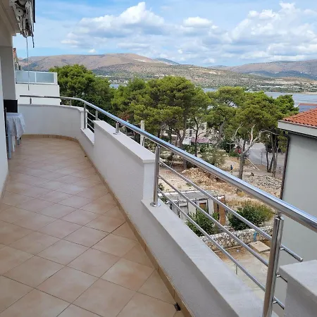 Antonella Trogir